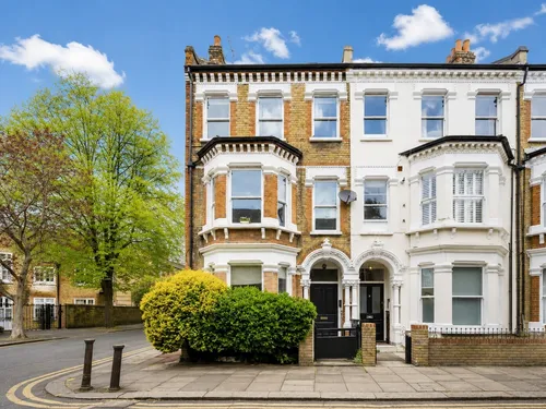 Tremadoc Road, Londonphoto