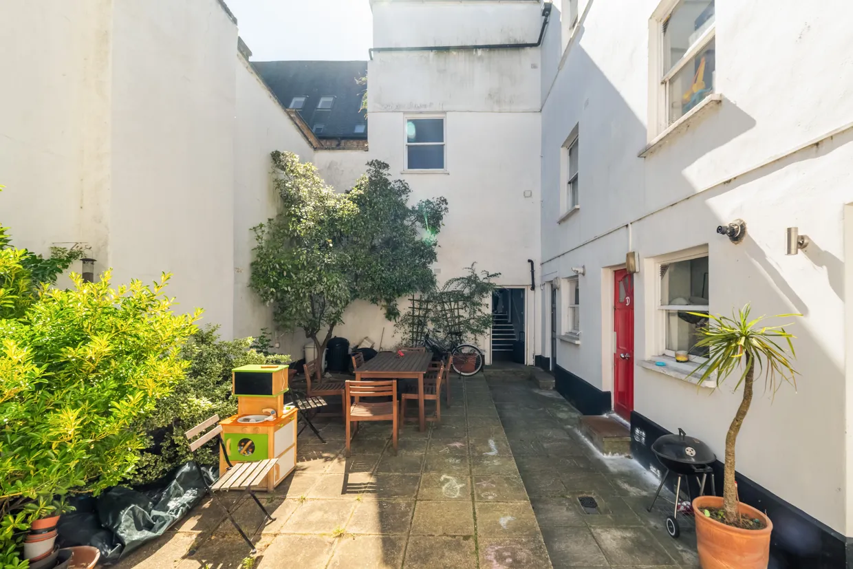 Davey Close, London, N7 photo 16