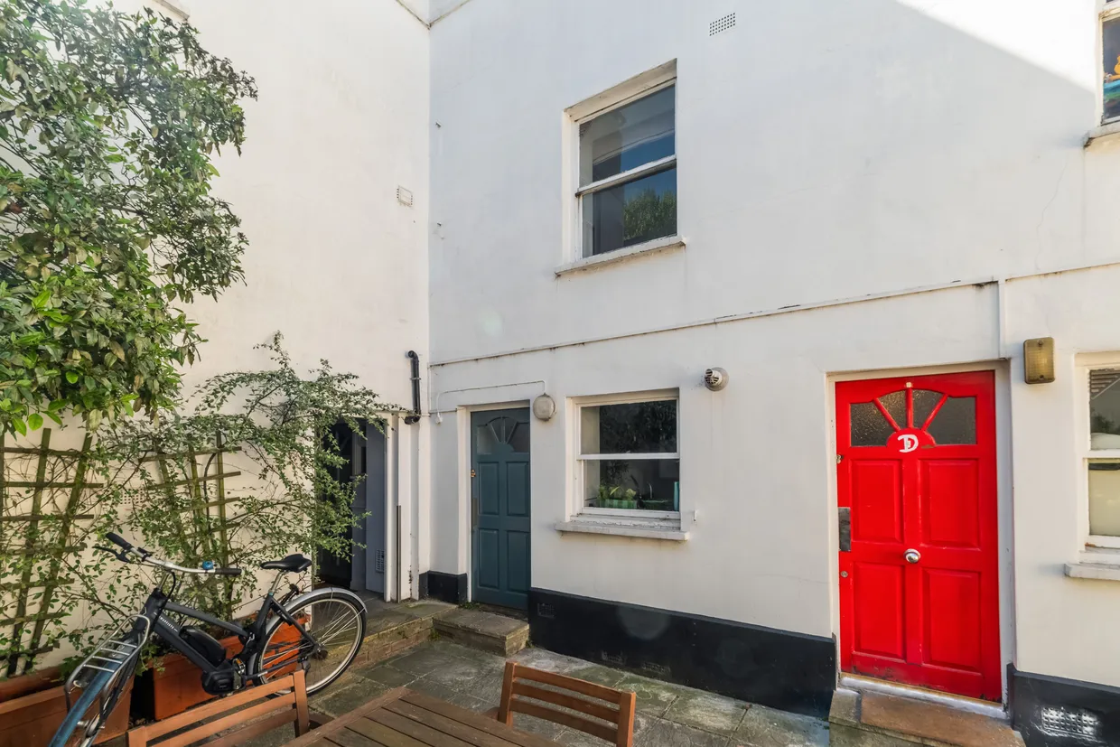 Davey Close, London, N7 photo 17