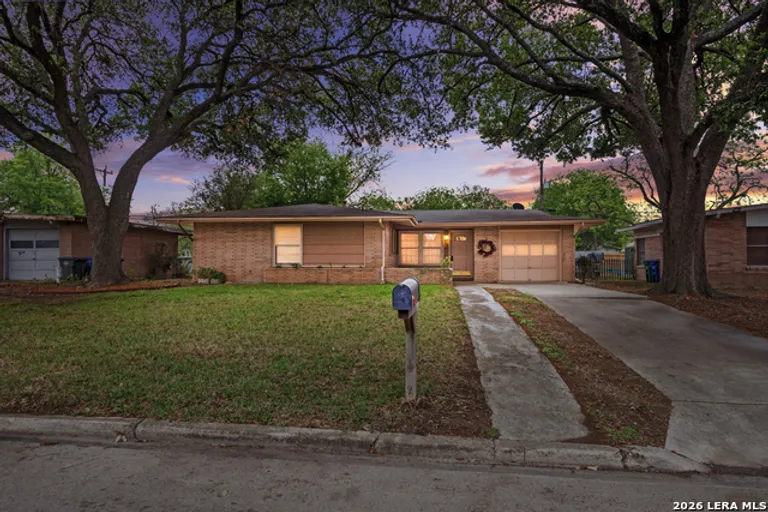 558 Cicero Dr, San Antonio, TX 78218