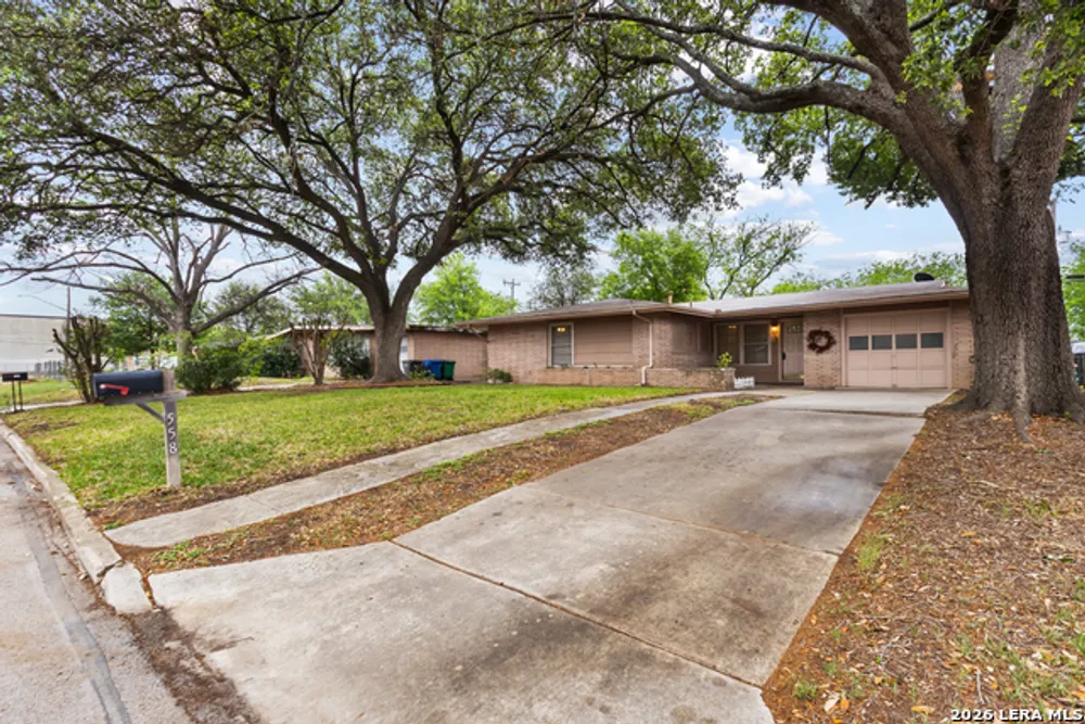 558 Cicero Dr, San Antonio, TX 78218