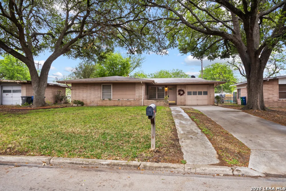 558 Cicero Dr, San Antonio, TX 78218
