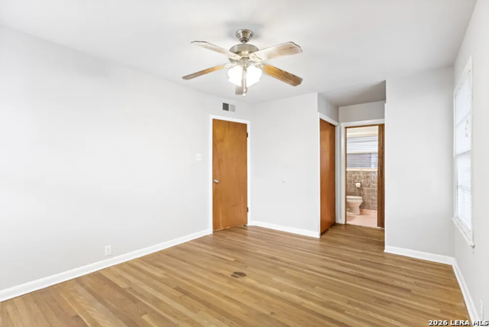 558 Cicero Dr, San Antonio, TX 78218