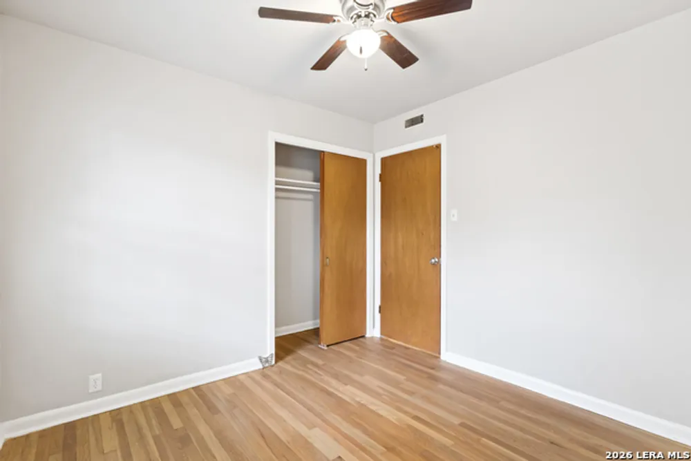 558 Cicero Dr, San Antonio, TX 78218