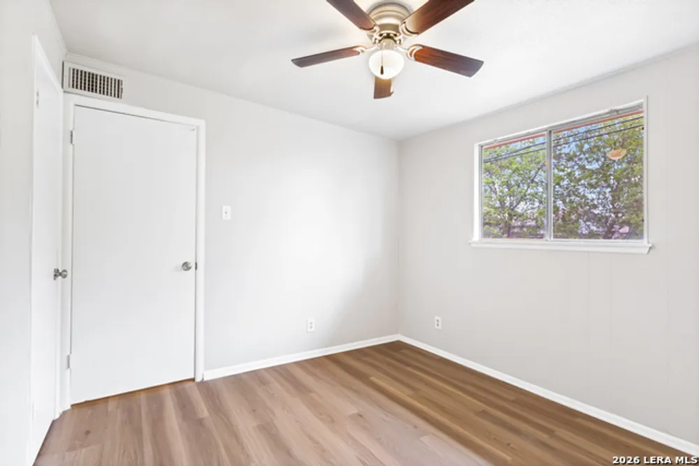 558 Cicero Dr, San Antonio, TX 78218
