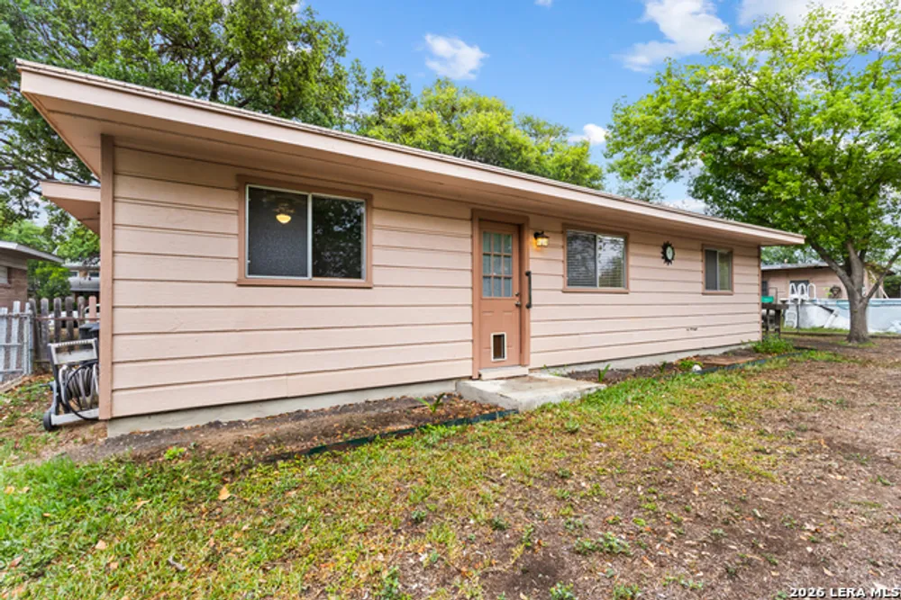 558 Cicero Dr, San Antonio, TX 78218