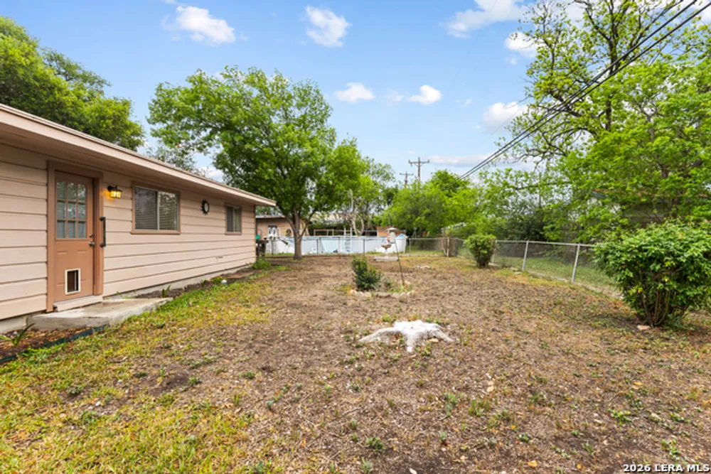 558 Cicero Dr, San Antonio, TX 78218