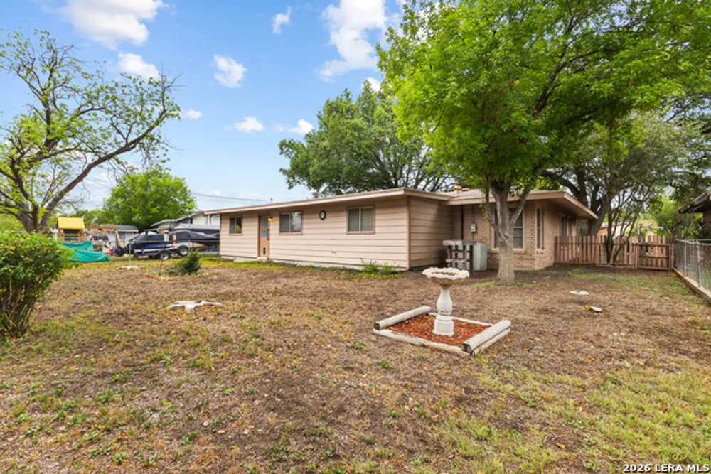 558 Cicero Dr, San Antonio, TX 78218