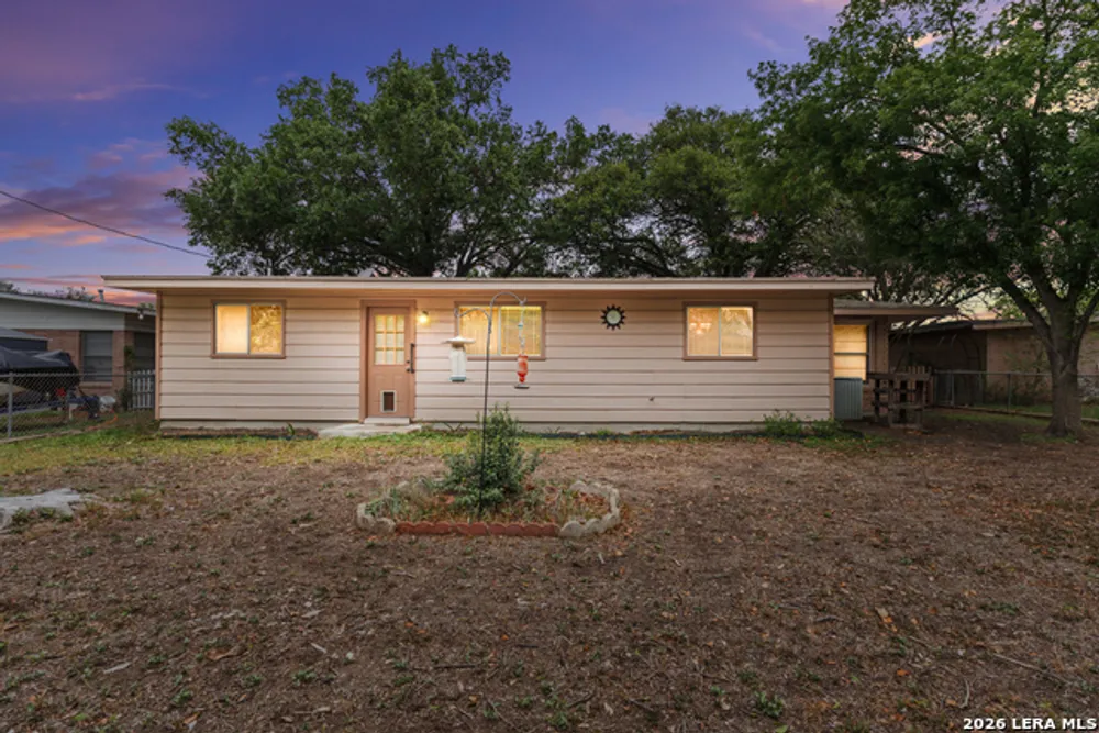 558 Cicero Dr, San Antonio, TX 78218