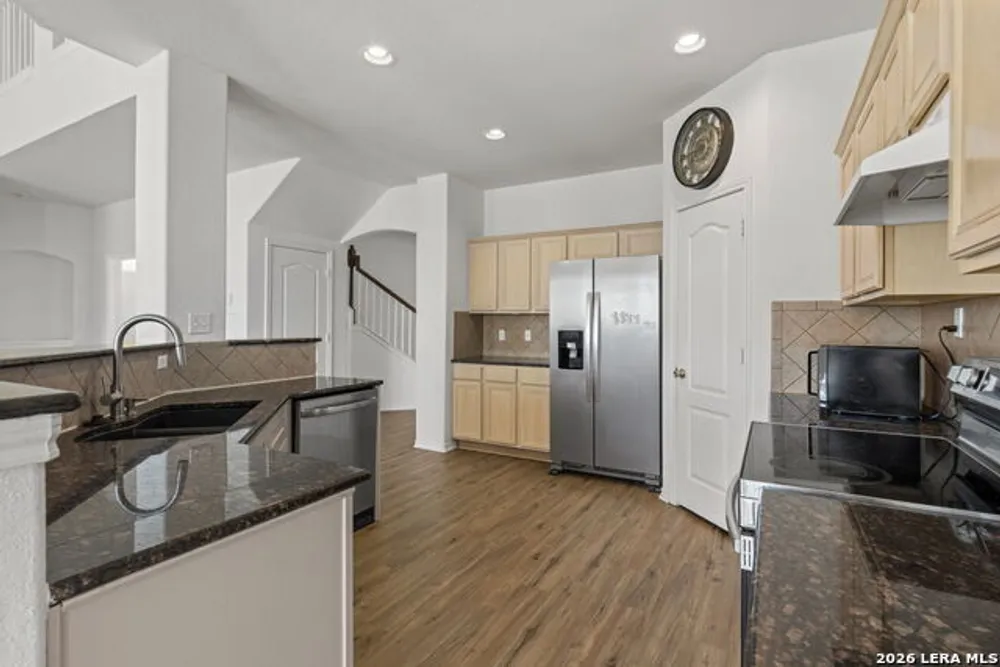 910 Thomas Ridge, San Antonio, TX 78251