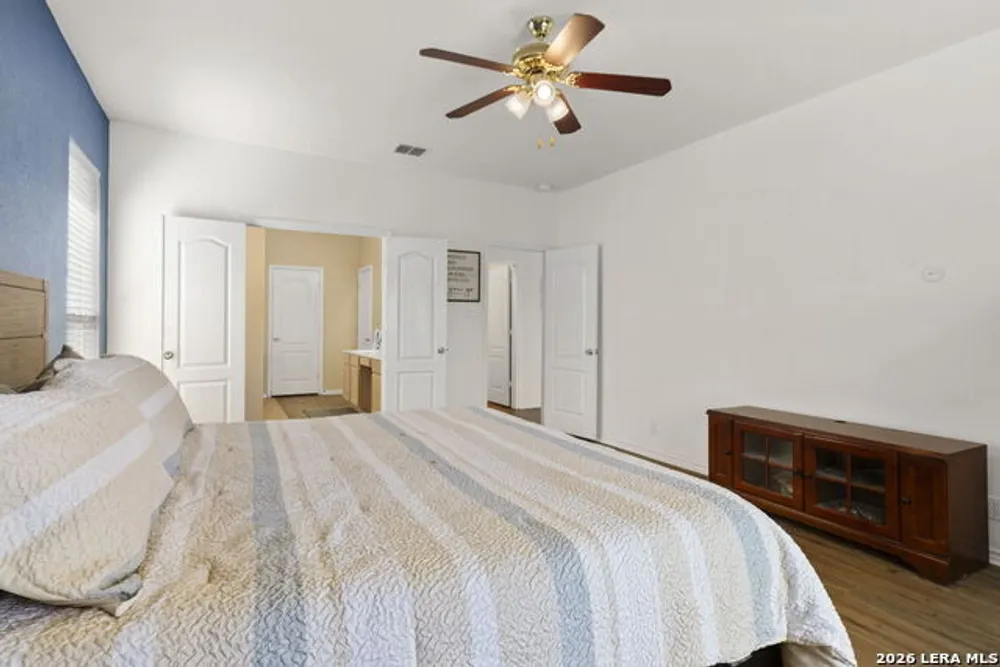 910 Thomas Ridge, San Antonio, TX 78251