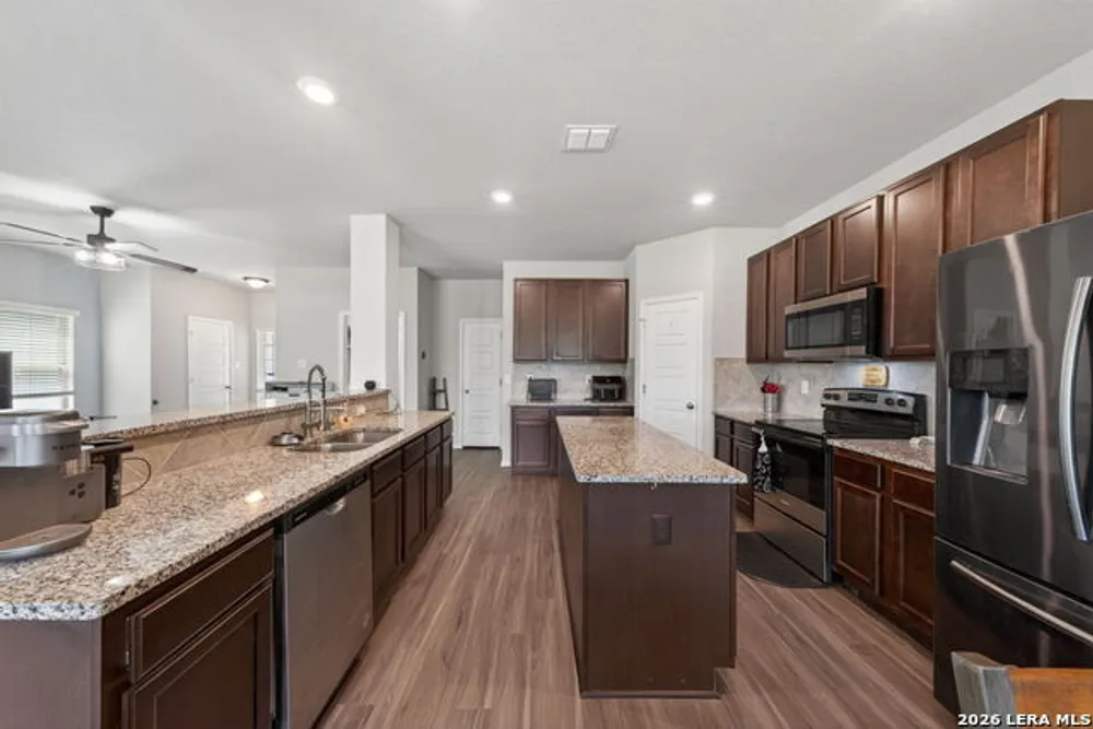 5910 Frisbee Path, Converse, TX 78109