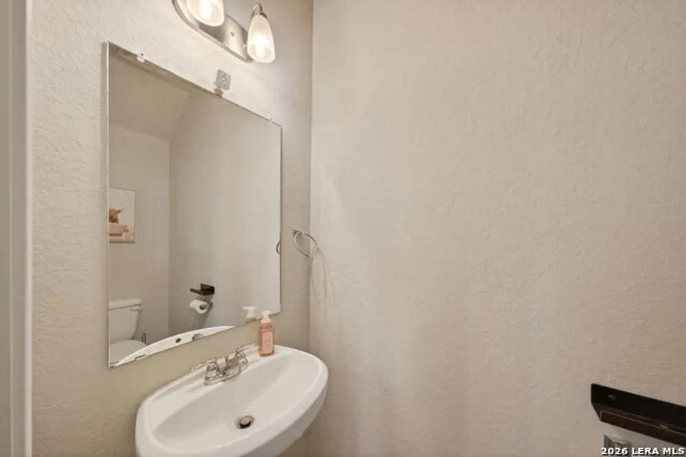 5910 Frisbee Path, Converse, TX 78109