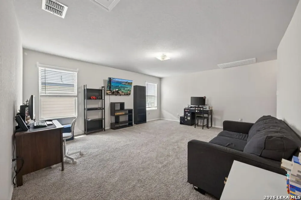 5910 Frisbee Path, Converse, TX 78109
