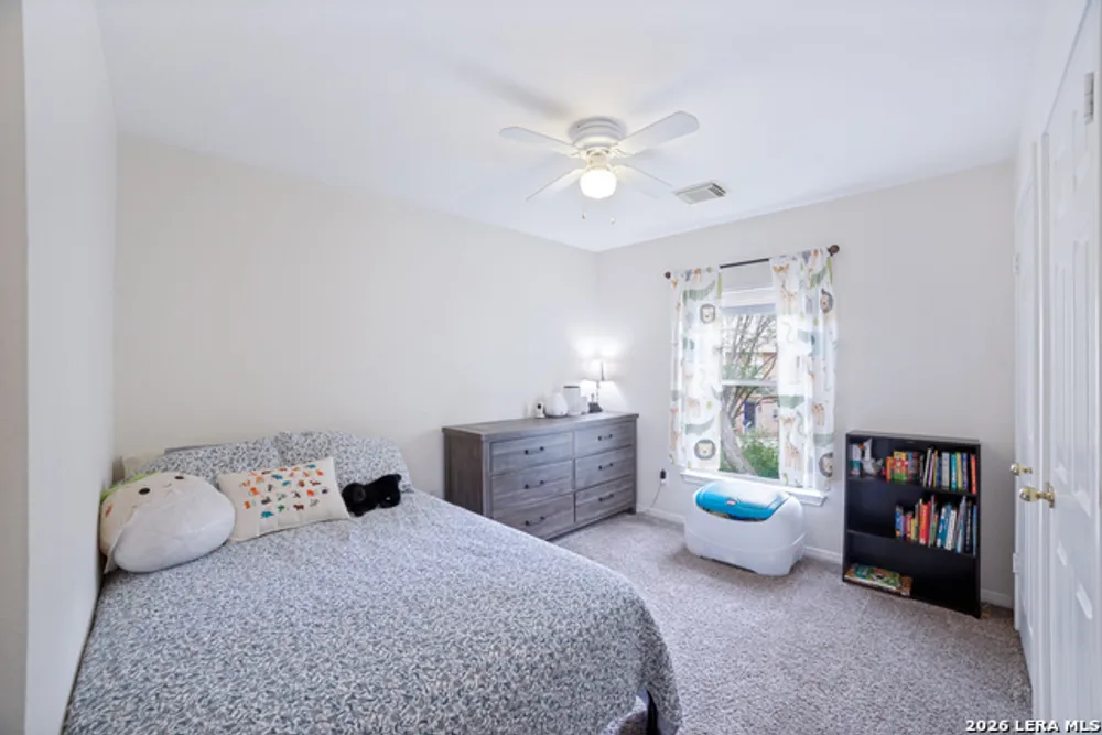 10638 Sandy Trail Dr, San Antonio, TX 78240
