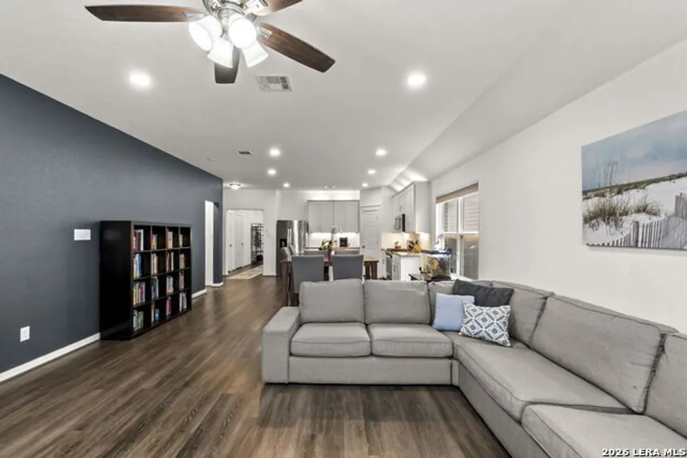 10635 Rosalina Loop, Converse, TX 78109