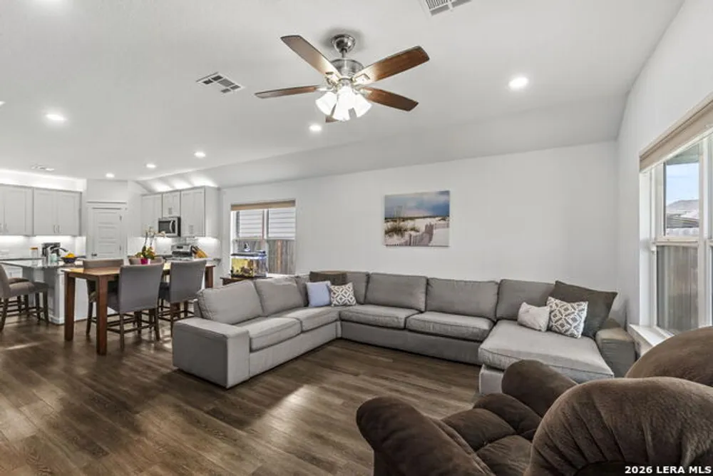 10635 Rosalina Loop, Converse, TX 78109