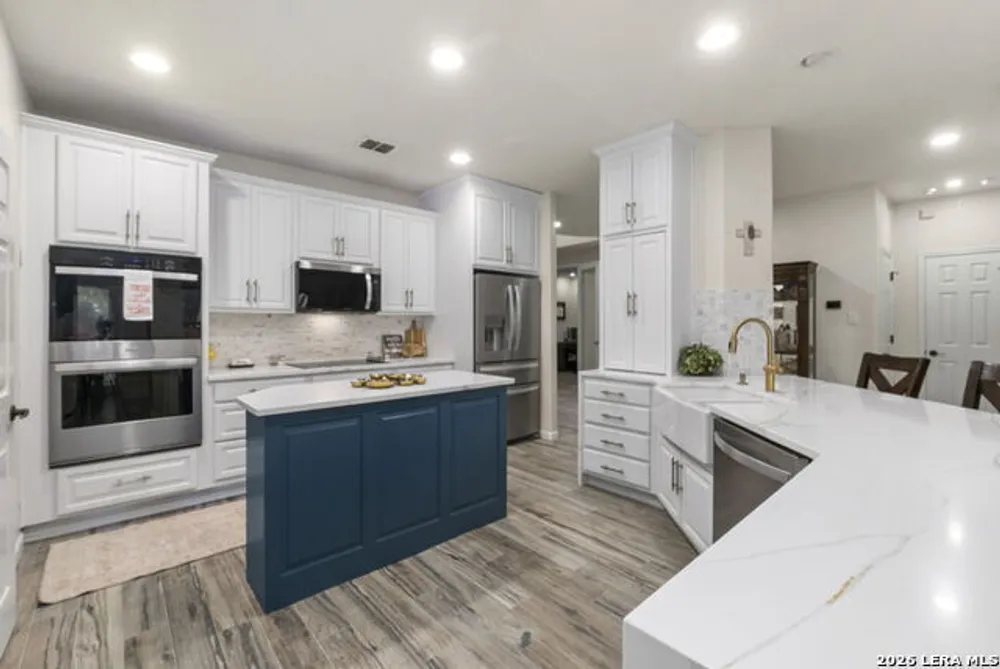 201 Kensington Dr, Cibolo, TX 78108