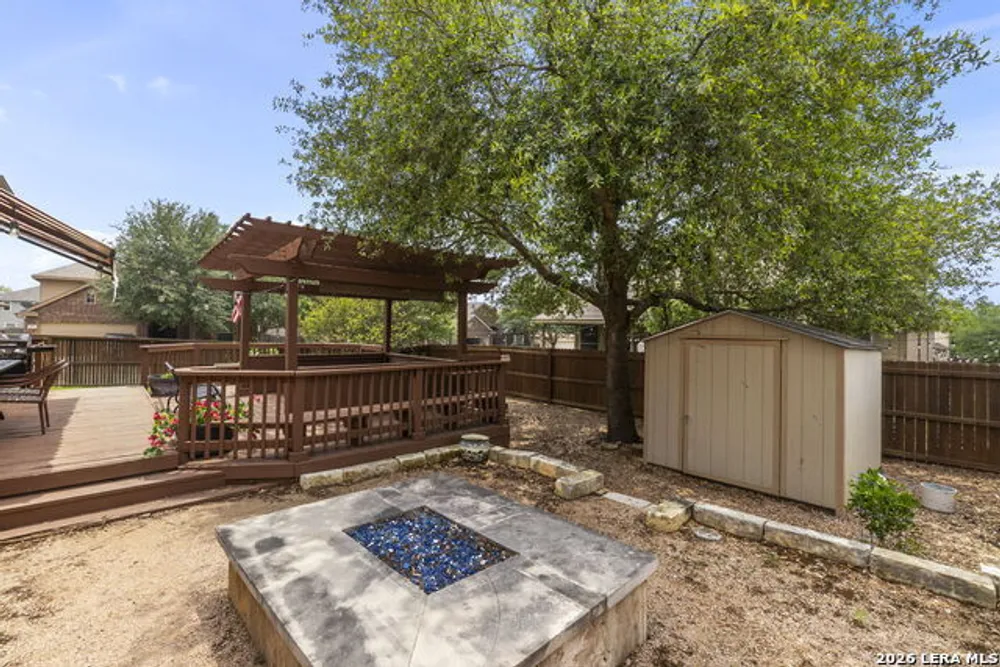 201 Kensington Dr, Cibolo, TX 78108