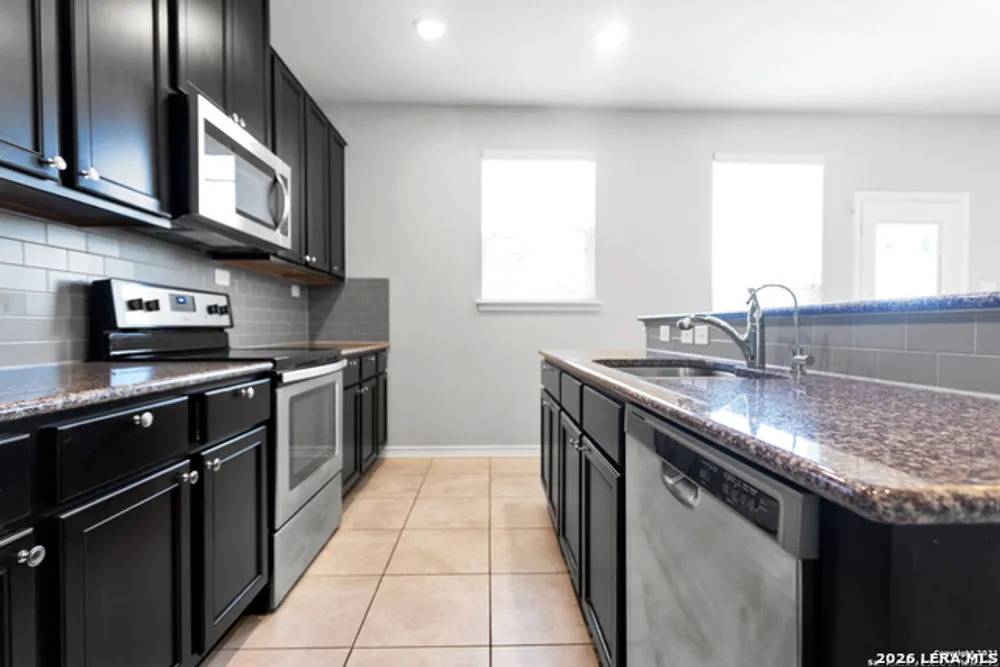 1302 Hummingbird, San Antonio, TX 78245