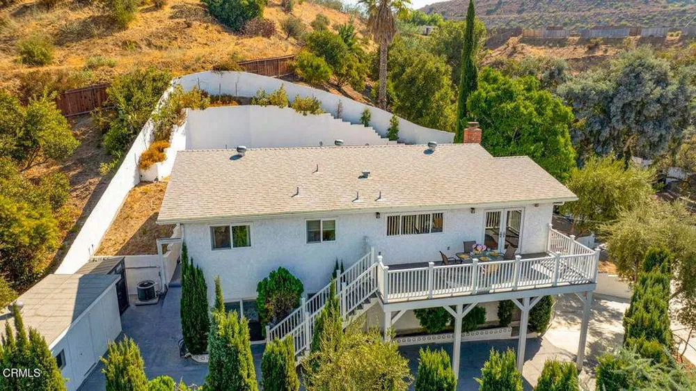 10272 Willow Springs Ln, Sunland, CA 91040