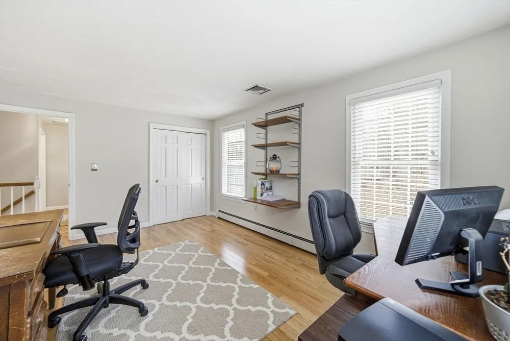 26 Longfellow Dr, Franklin, MA 02038
