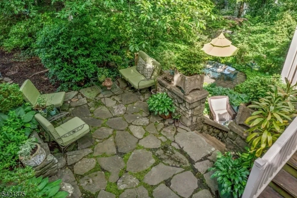 18 Ball Rd, Mountain Lakes, NJ 07046