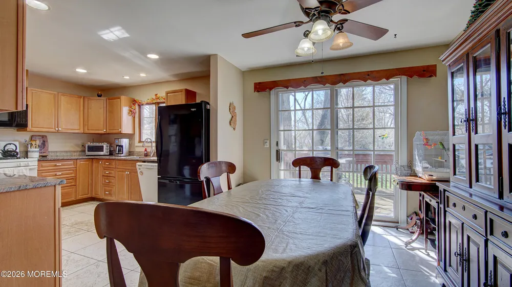 11 Sheffield Dr, Manalapan, NJ 07726