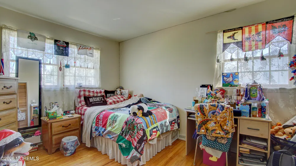 11 Sheffield Dr, Manalapan, NJ 07726