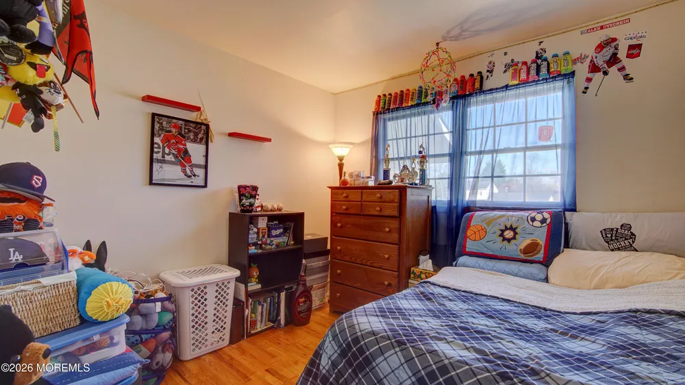 11 Sheffield Dr, Manalapan, NJ 07726