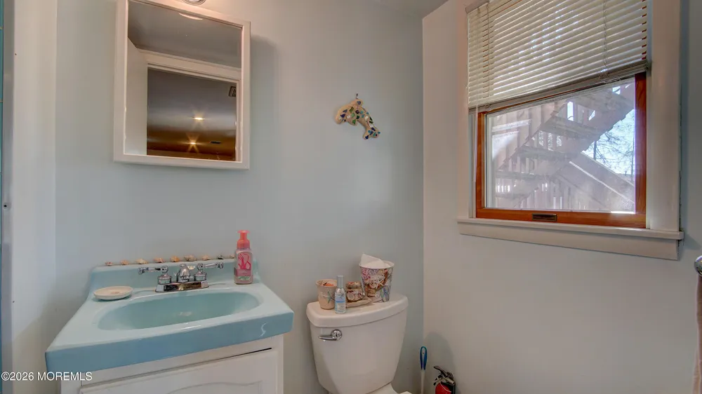 11 Sheffield Dr, Manalapan, NJ 07726