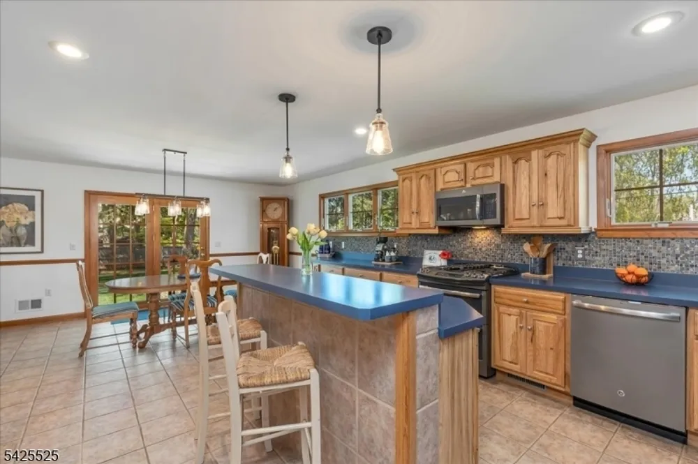 346 Retford Ave, Cranford, NJ 07016