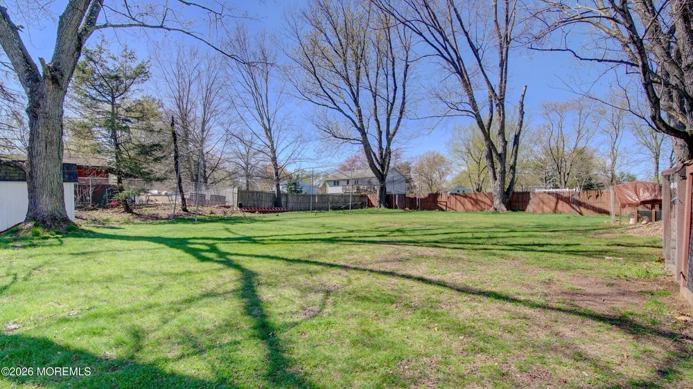 11 Sheffield Dr, Manalapan, NJ 07726