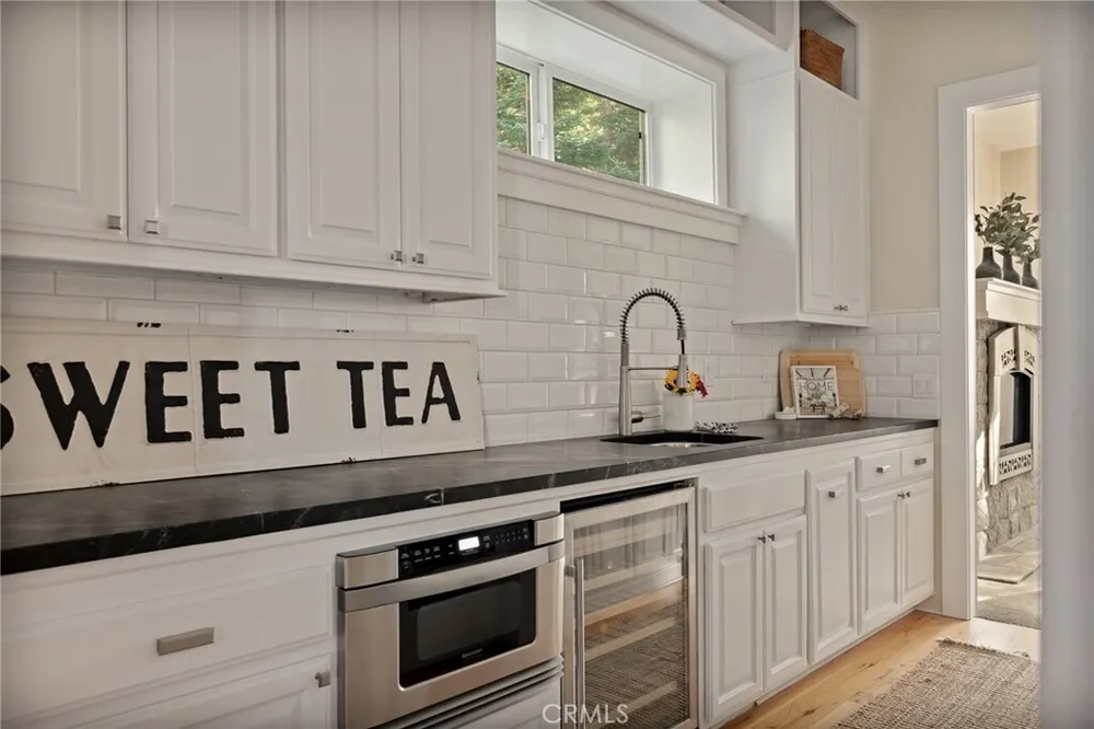 26385 Walnut Hills Dr, Lake Arrowhead, CA 92352