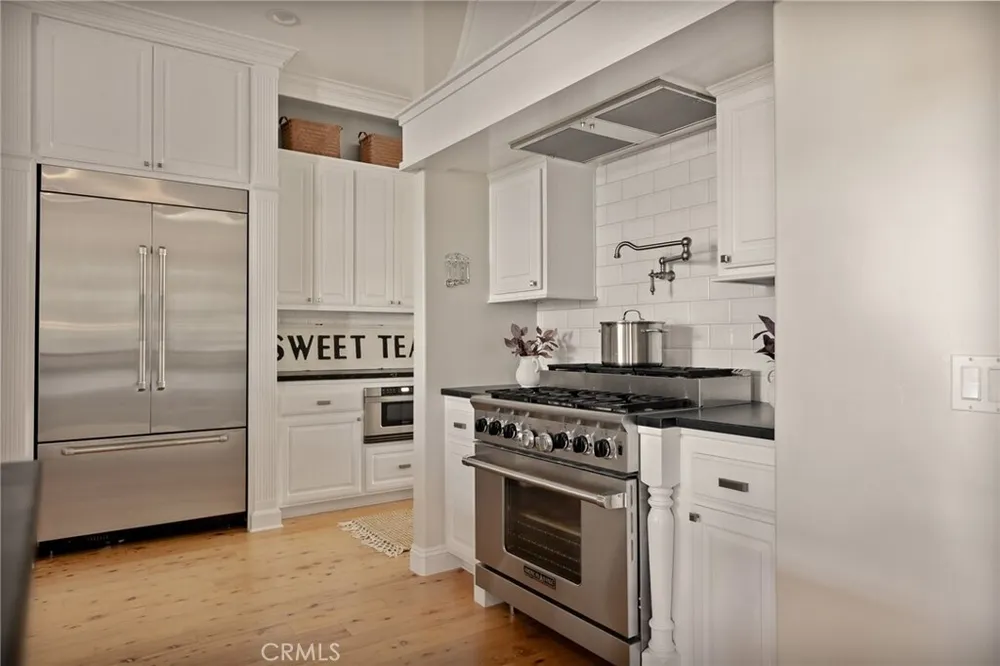 26385 Walnut Hills Dr, Lake Arrowhead, CA 92352