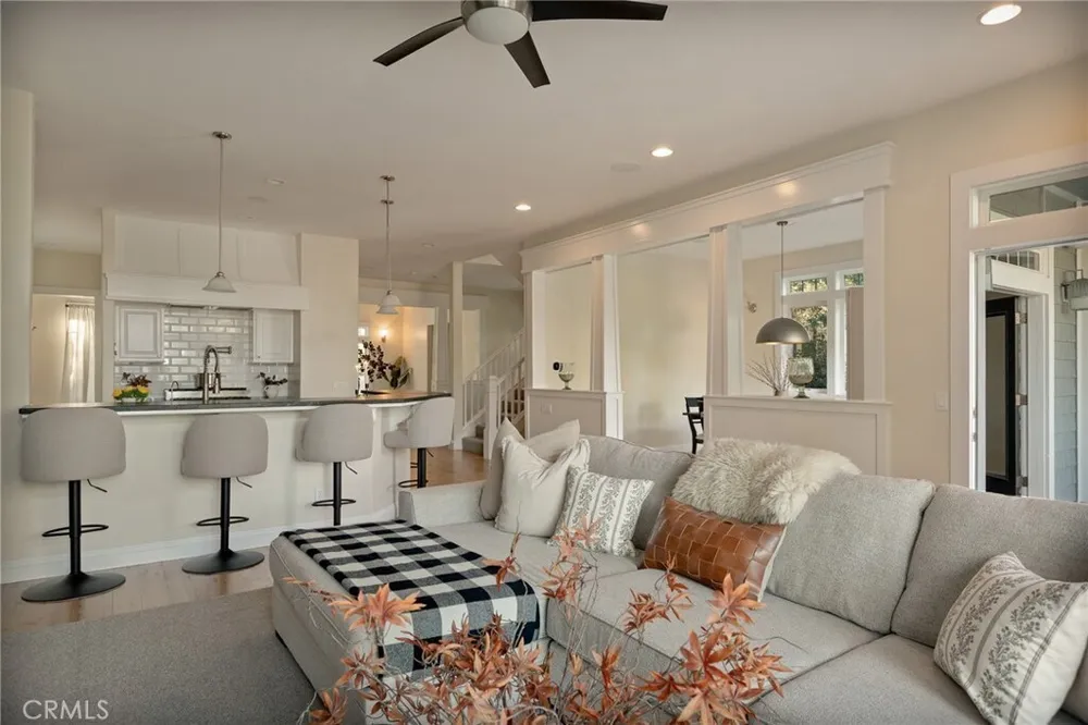 26385 Walnut Hills Dr, Lake Arrowhead, CA 92352