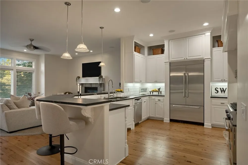 26385 Walnut Hills Dr, Lake Arrowhead, CA 92352