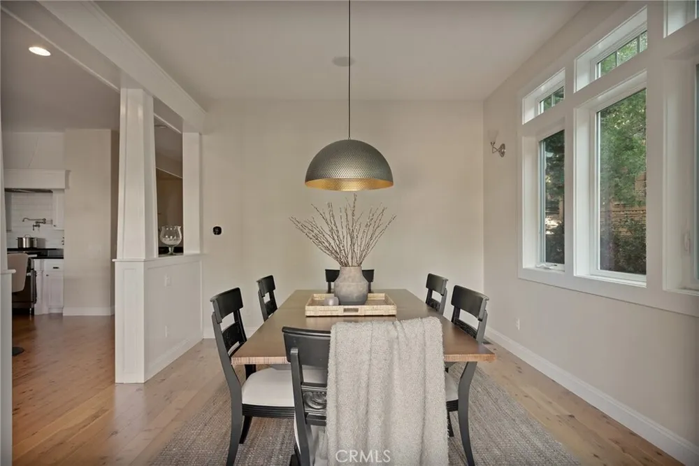 26385 Walnut Hills Dr, Lake Arrowhead, CA 92352