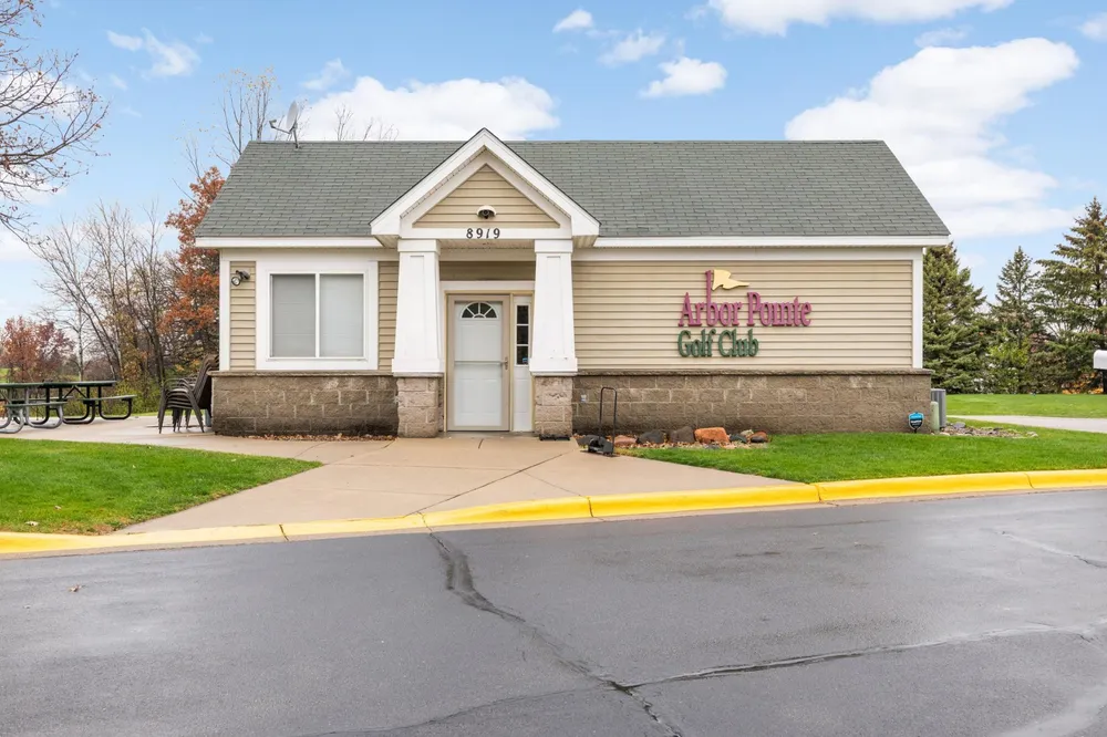 8173 Darcy Ln, Inver Grove Heights, MN 55076-3832