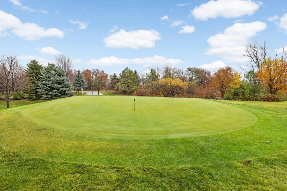8173 Darcy Ln, Inver Grove Heights, MN 55076-3832
