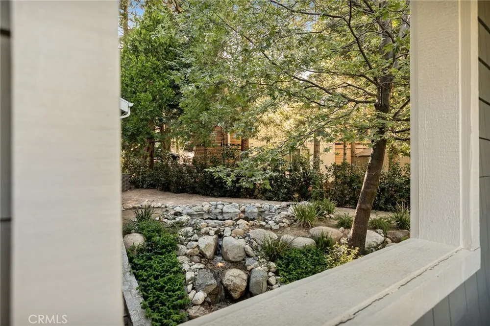 26385 Walnut Hills Dr, Lake Arrowhead, CA 92352