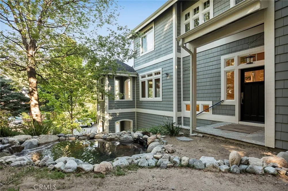 26385 Walnut Hills Dr, Lake Arrowhead, CA 92352