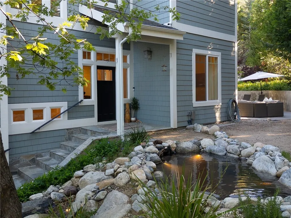 26385 Walnut Hills Dr, Lake Arrowhead, CA 92352