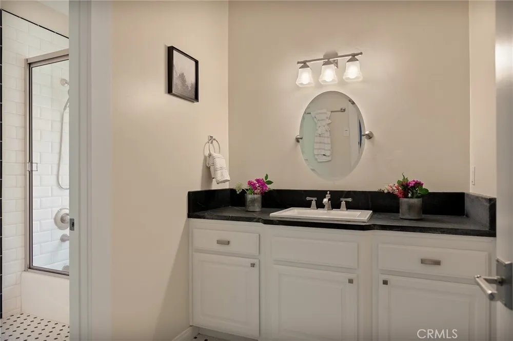 26385 Walnut Hills Dr, Lake Arrowhead, CA 92352