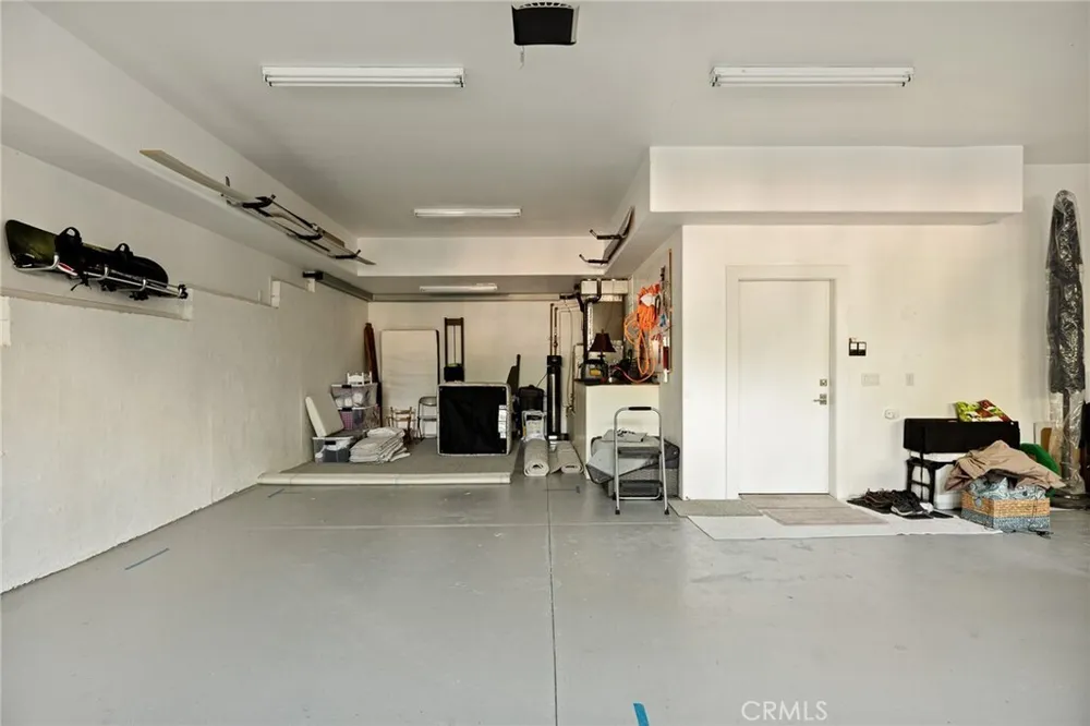 26385 Walnut Hills Dr, Lake Arrowhead, CA 92352