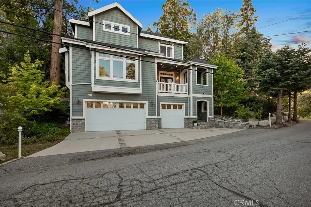 26385 Walnut Hills Dr, Lake Arrowhead, CA 92352