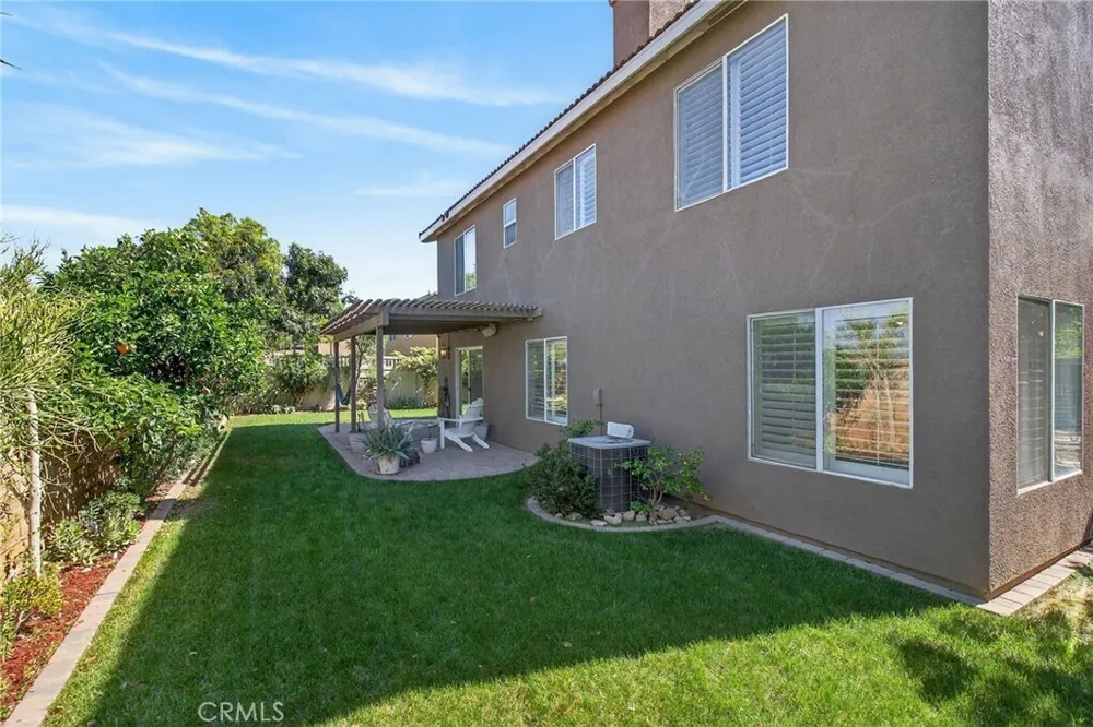 879 Derby St, Corona, CA 92882
