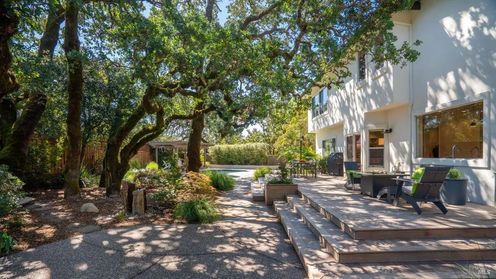 336 Jessie Ct, Windsor, CA 95492