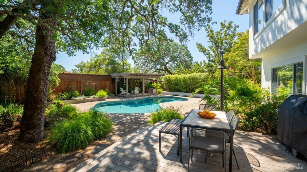 336 Jessie Ct, Windsor, CA 95492