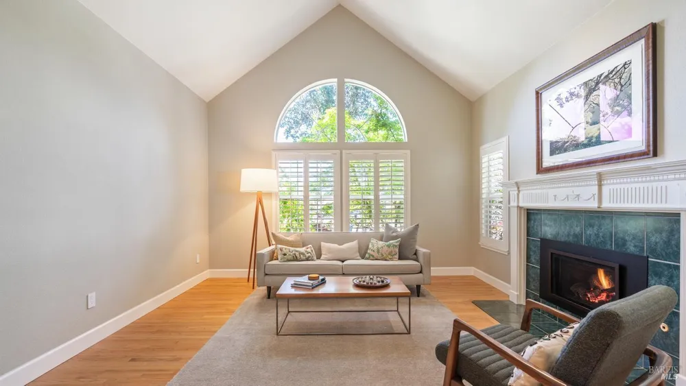 336 Jessie Ct, Windsor, CA 95492